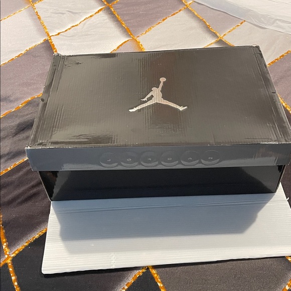 Jordan Spizike Black and Infrared Sneakers - Picture 11 of 11